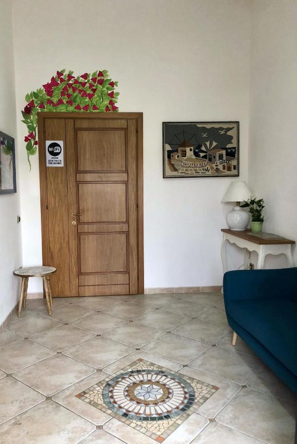 Villa Le Bougainvillea La Maddalena Kültér fotó